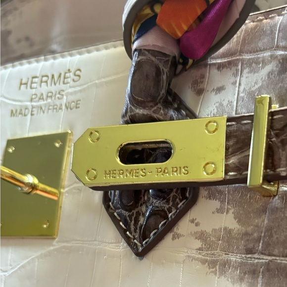 NWOT DESIGNER HANDBAG - Picture 10 of 15